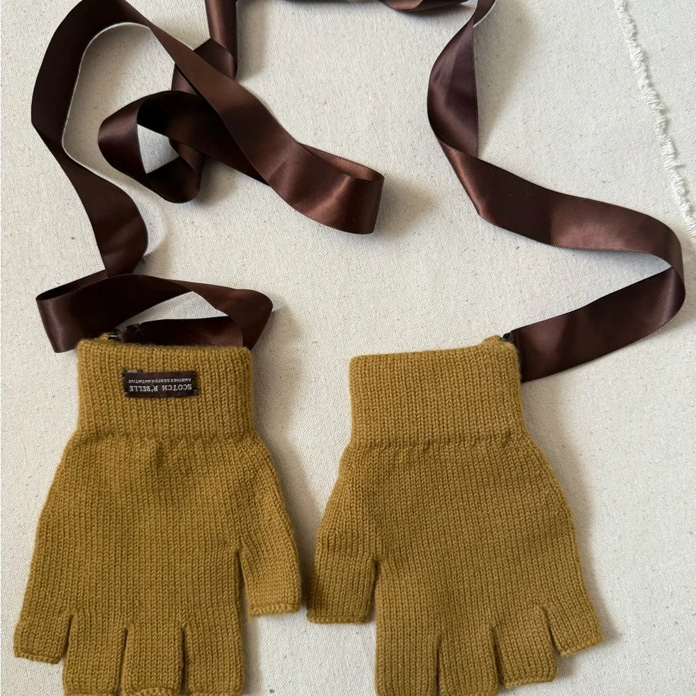 NEW stylish kids hand warmer Gloves with Ribbon Medium